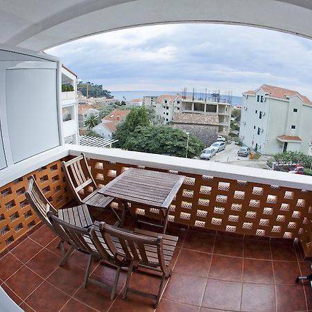 Apartments Katarina Garden Petrovac Ruang foto
