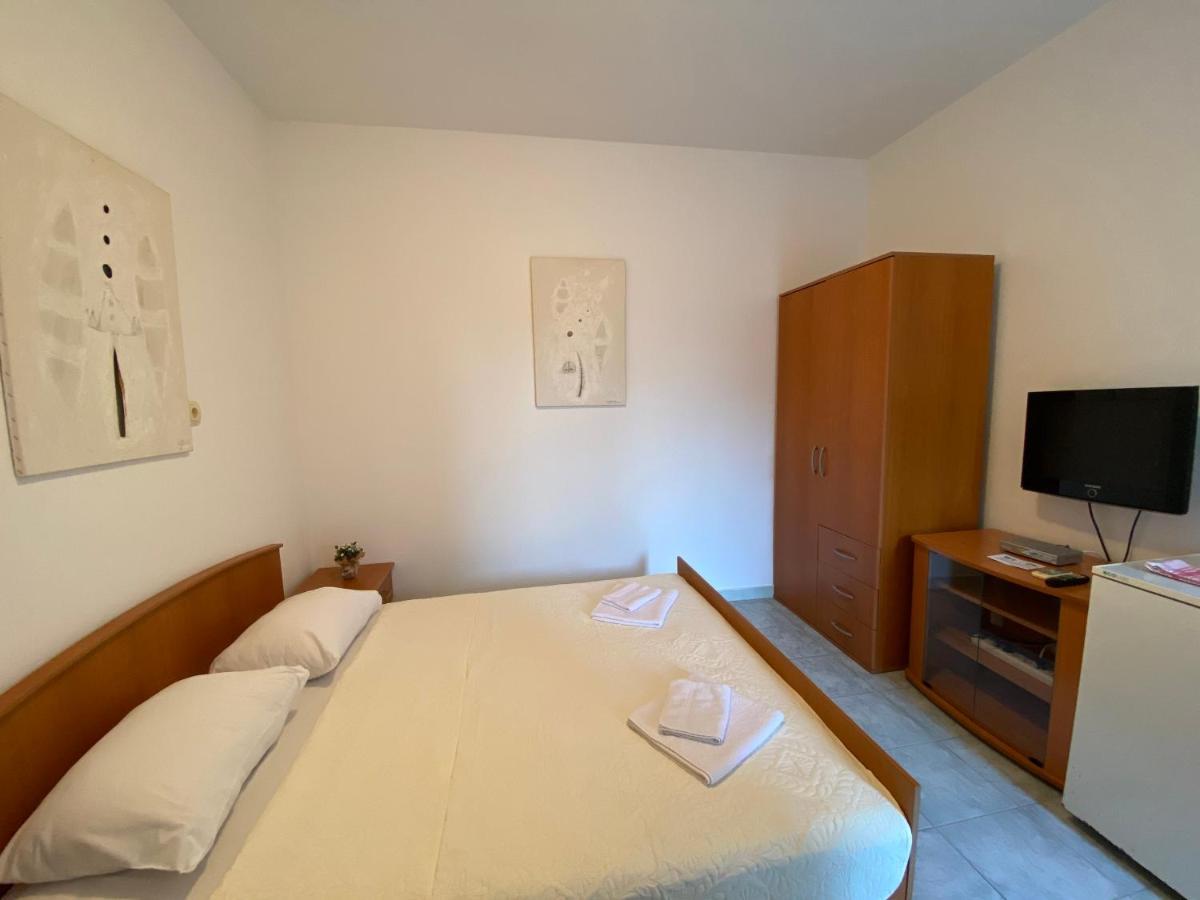 Apartments Katarina Garden Petrovac Bagian luar foto