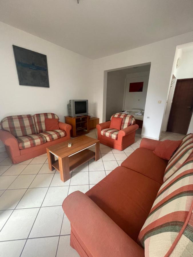 Apartments Katarina Garden Petrovac Bagian luar foto