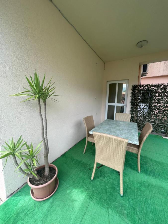Apartments Katarina Garden Petrovac Bagian luar foto