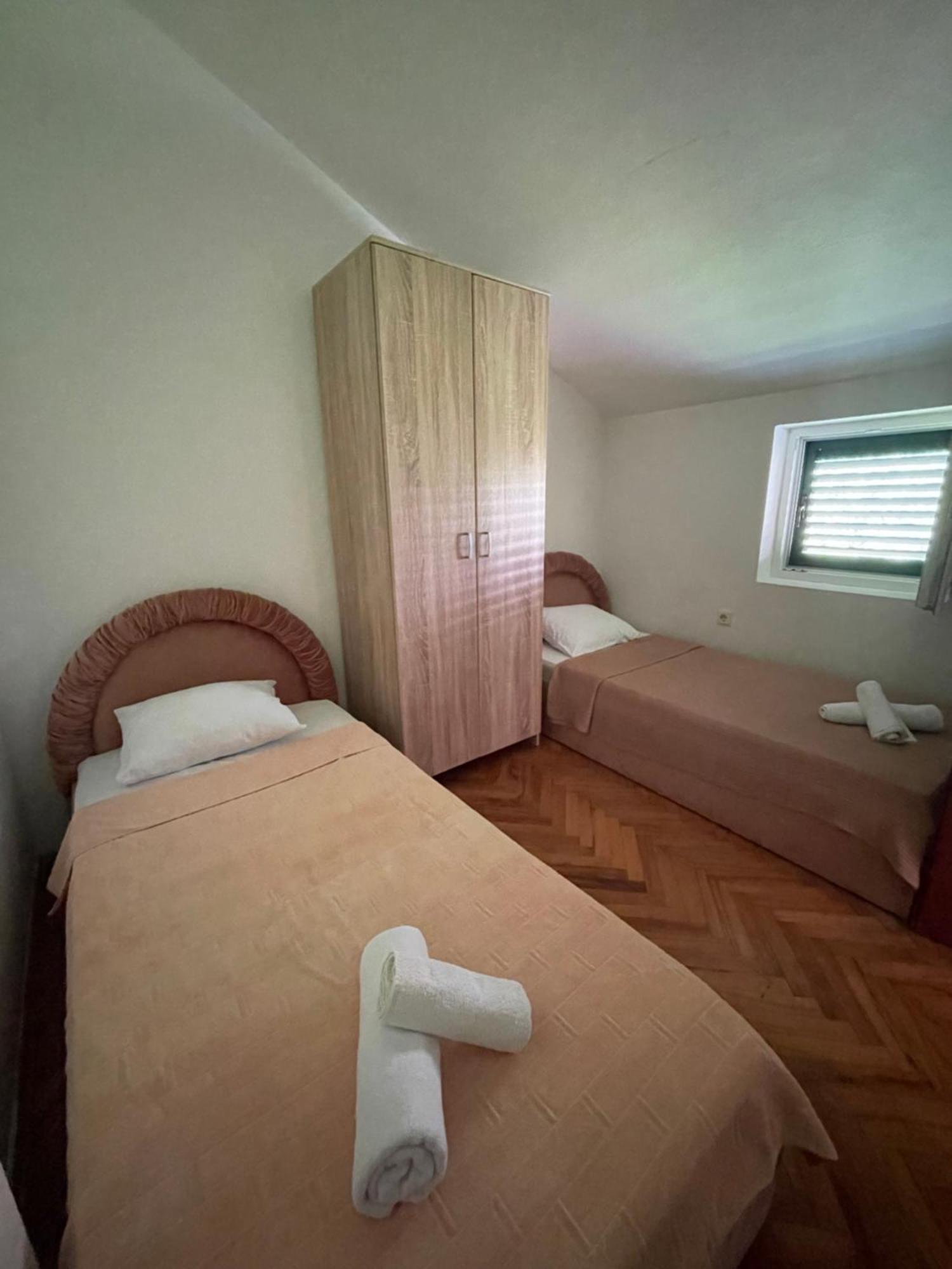 Apartments Katarina Garden Petrovac Bagian luar foto