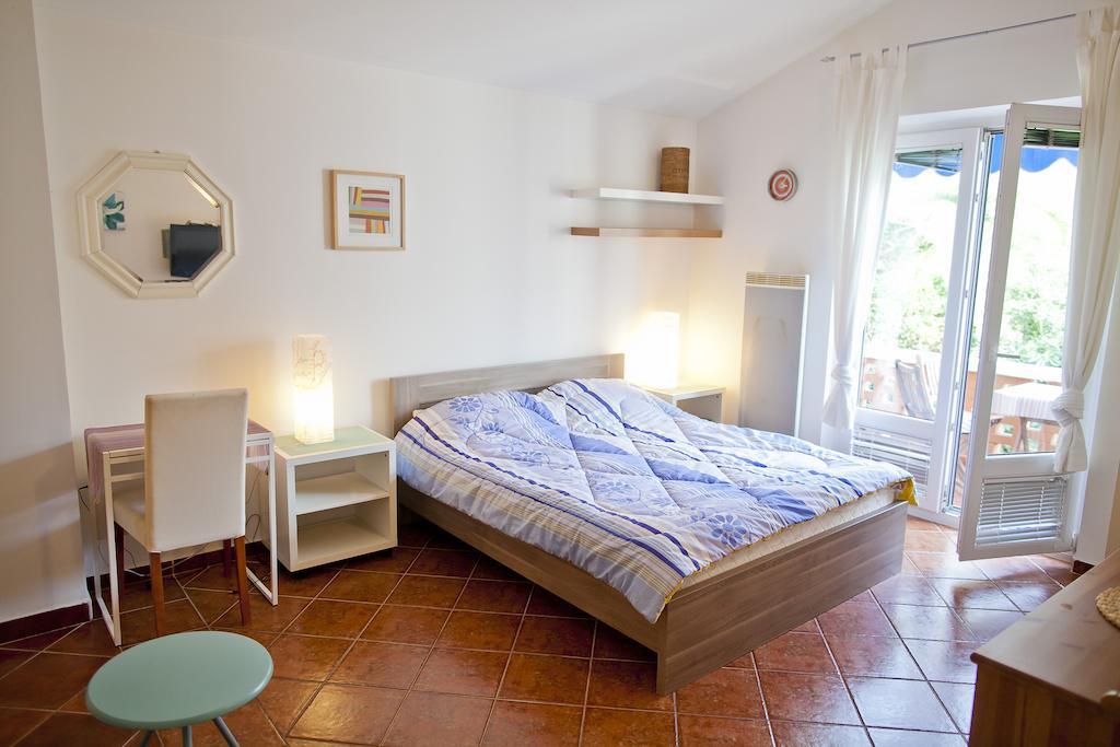 Apartments Katarina Garden Petrovac Ruang foto