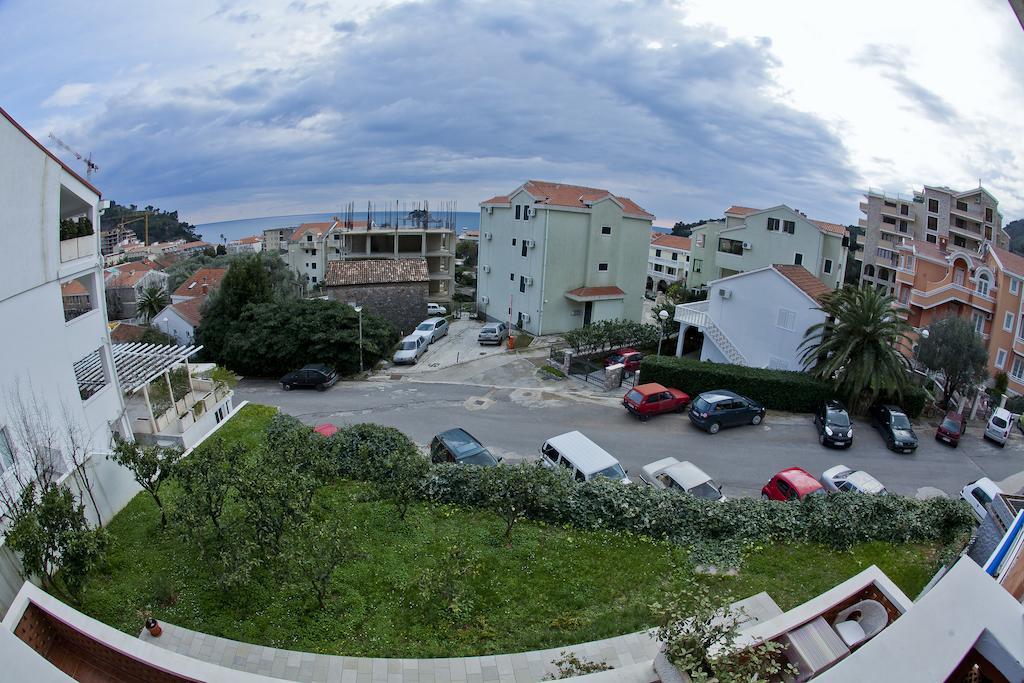 Apartments Katarina Garden Petrovac Bagian luar foto