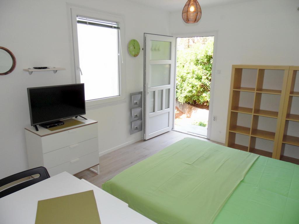 Apartments Katarina Garden Petrovac Ruang foto