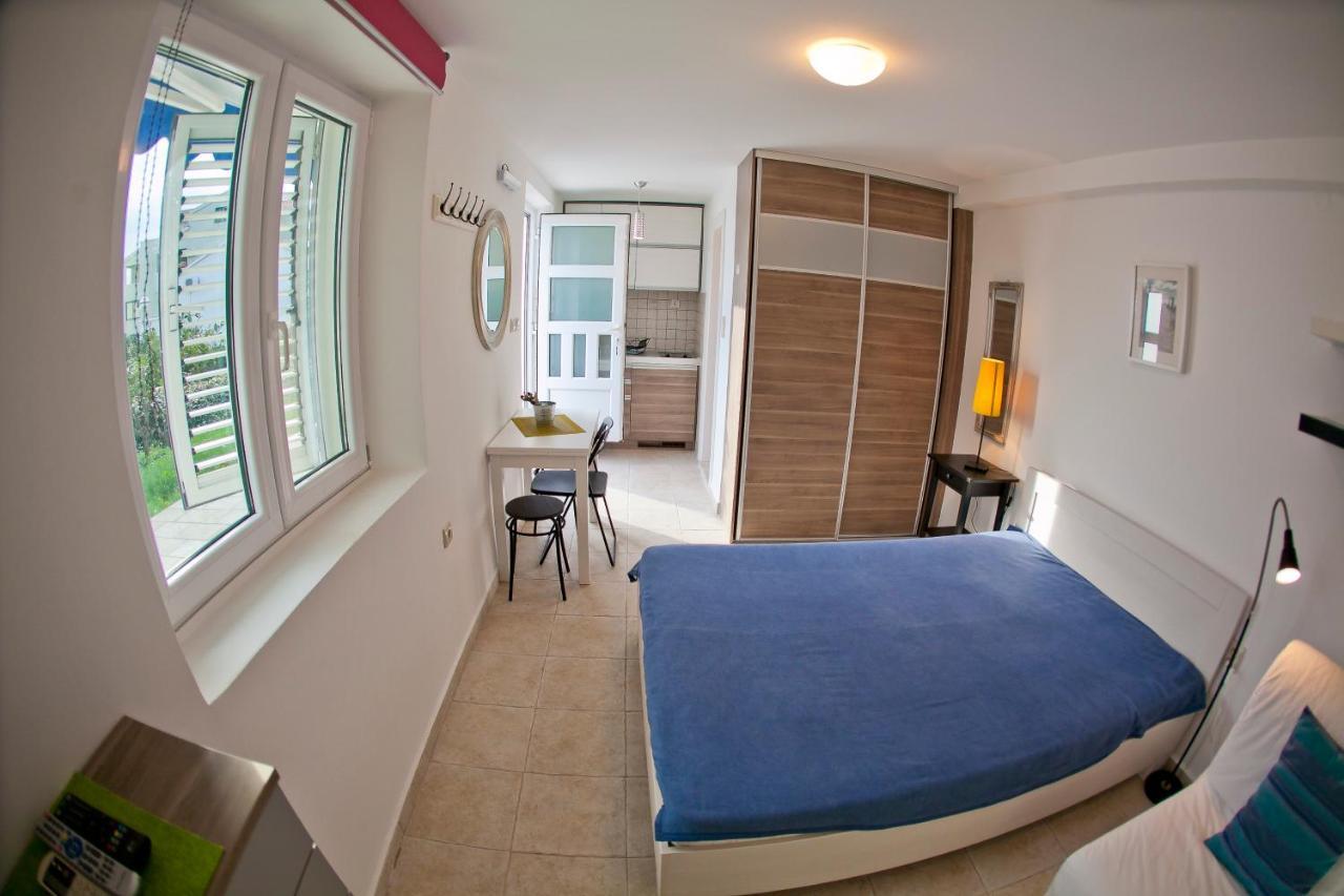 Apartments Katarina Garden Petrovac Ruang foto